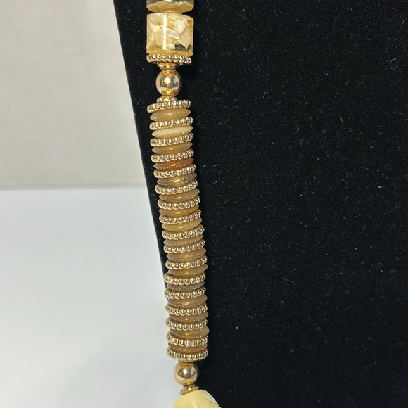 Chico’s Long Chunky Beaded Necklace Cream Gold Tone Acrylic Cylinder Disc Beads - Picture 6 of 12